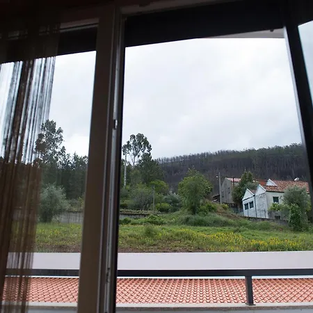 Casa Do Meio Da Vila Διαμέρισμα